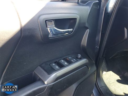 Used 2023 Toyota Tacoma TRD Off-Road image 19