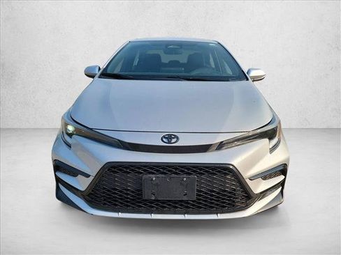Used 2024 Toyota Corolla SE FWD image 2