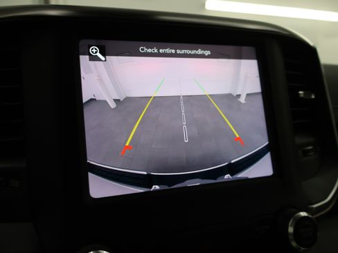 Used 2019 RAM 1500 Laramie AWD/4WD image 16