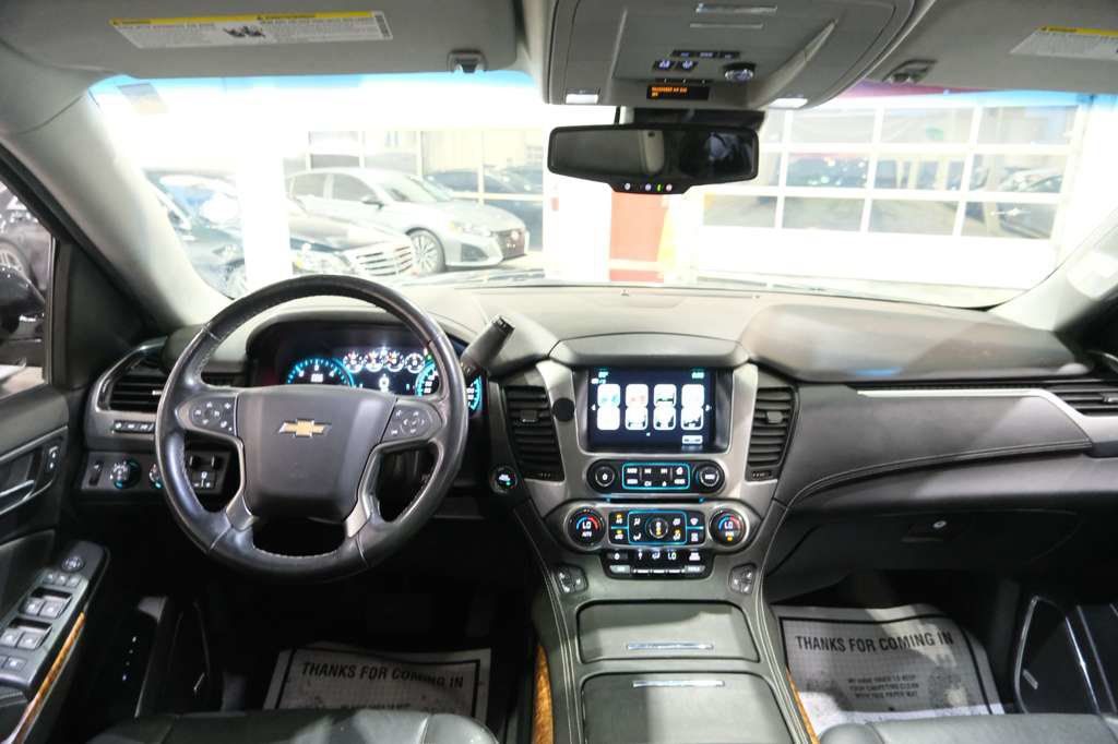 Used 2019 Chevrolet Suburban Premier AWD/4WD image 30