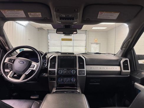 Used 2019 Ford F250 Lariat w/ Lariat Ultimate Package AWD/4WD image 21