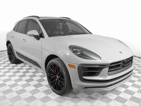 Used 2024 Porsche Macan S image 3