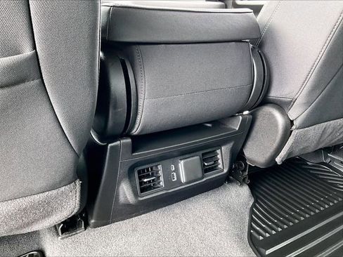 Used 2025 Chevrolet Silverado 1500 LT image 27