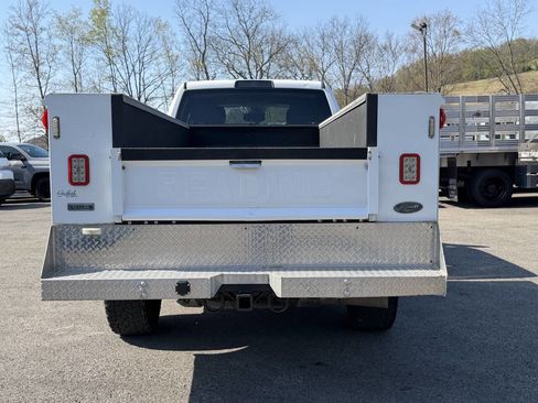 Used 2018 RAM 3500 Tradesman w/ Chrome Appearance Group image 5