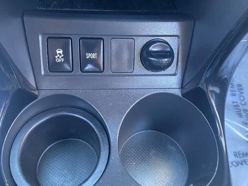 Used 2013 Toyota RAV4 EV image 43