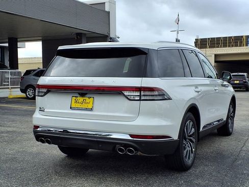 New 2026 Lincoln Aviator 2WD image 2