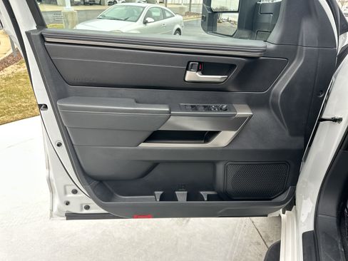 Used 2022 Toyota Tundra SR5 w/ SR5 Convenience Package image 14