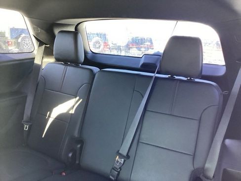 Used 2023 Chevrolet Traverse RS image 12