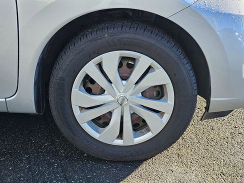 Used 2018 Nissan Versa Note SV image 9