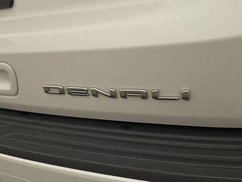 Used 2021 GMC Yukon Denali AWD/4WD image 32