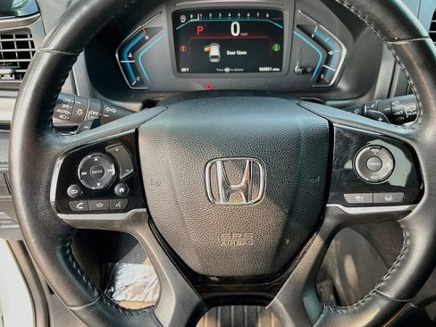 Used 2022 Honda Odyssey Touring image 11