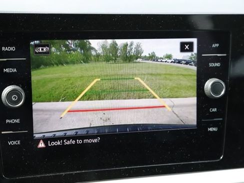 Used 2025 Volkswagen Taos SE w/ Black Wheel Package FWD image 30