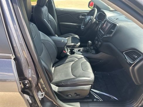 Used 2023 Jeep Cherokee Altitude Lux image 29