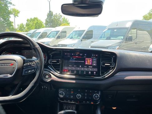 Used 2023 Dodge Durango GT RWD image 14
