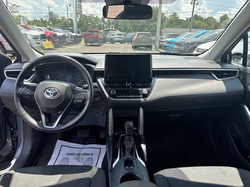 Used 2023 Toyota Corolla Cross LE FWD image 13