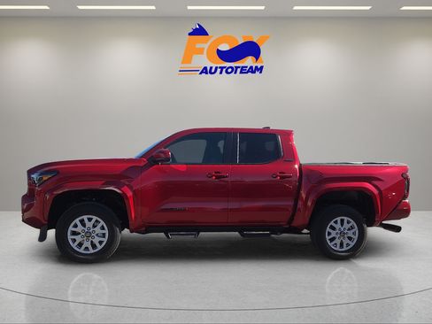 Used 2026 Toyota Tacoma SR5 AWD/4WD image 2