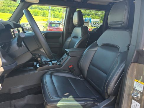 Used 2025 Ford Bronco Badlands AWD/4WD image 9