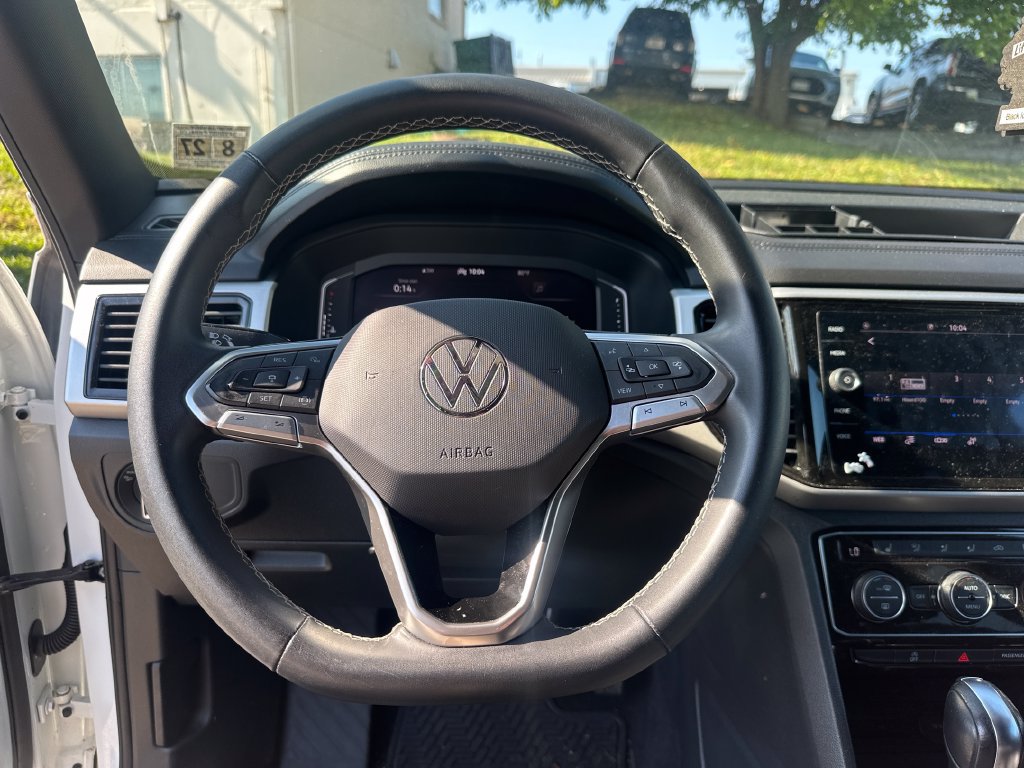 Used 2022 Volkswagen Atlas Cross Sport SE FWD image 41