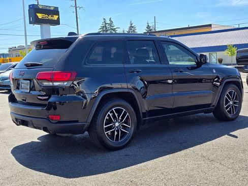 Used 2017 Jeep Grand Cherokee Trailhawk w/ Trailhawk Luxury Group AWD/4WD image 6