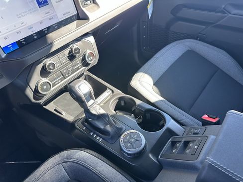 New 2025 Ford Bronco 4-Door image 30