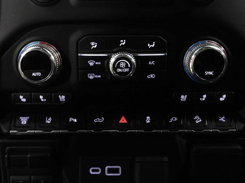 Used 2021 GMC Sierra 3500 Denali w/ Denali Ultimate Package AWD/4WD image 40