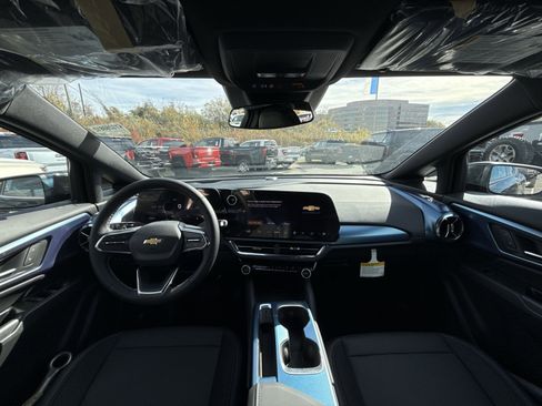 New 2026 Chevrolet Equinox EV LT image 23