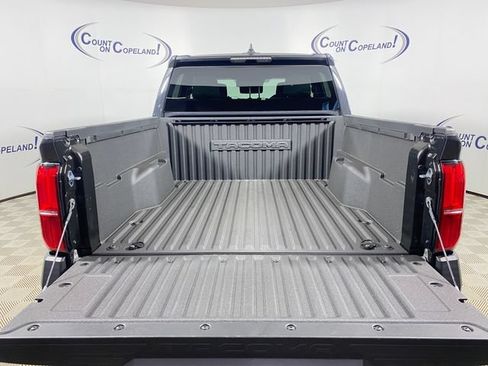 Certified 2024 Toyota Tacoma SR AWD/4WD image 6