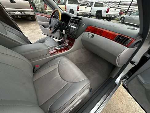 Used 2004 Lexus LS 430 image 52