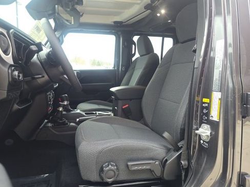 New 2026 Jeep Gladiator Willys image 9