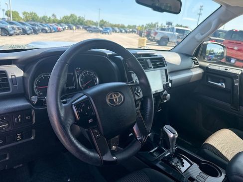 Used 2021 Toyota 4Runner TRD Off-Road AWD/4WD image 10