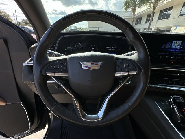 Used 2024 Cadillac Escalade Premium Luxury AWD/4WD image 21