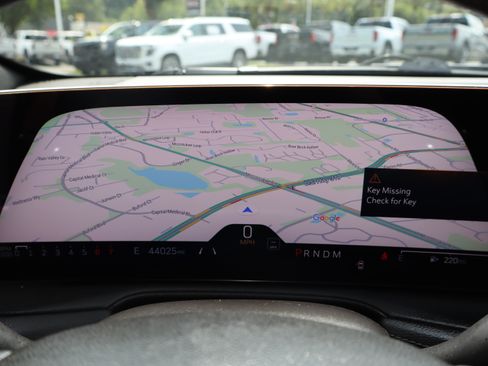 Used 2025 Cadillac XT4 Premium Luxury FWD image 31