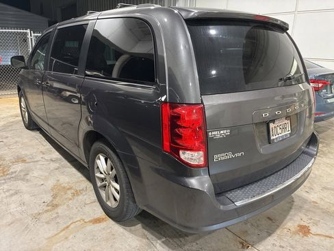 Used 2019 Dodge Grand Caravan SXT image 2