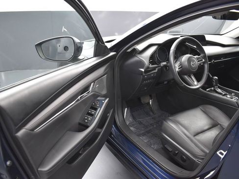 Used 2020 MAZDA MAZDA3 AWD Sedan w/ Premium Package image 9