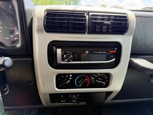 Used 2005 Jeep Wrangler X w/ Rocky Mountain Edition Group image 30