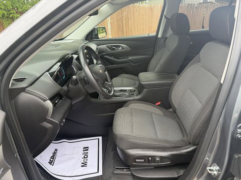 Used 2019 Chevrolet Traverse LT FWD image 13