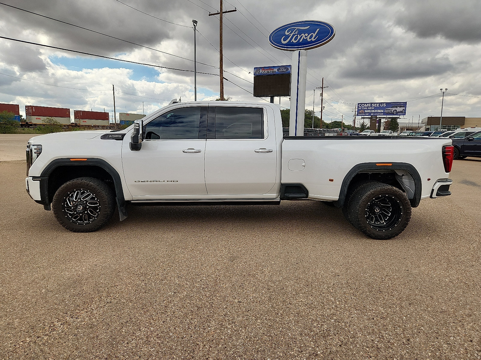 Used 2024 GMC Sierra 3500 Denali Ultimate AWD/4WD image 2
