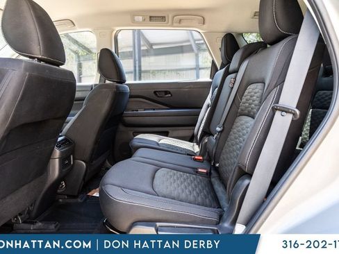 Used 2023 Nissan Pathfinder SV AWD/4WD image 21