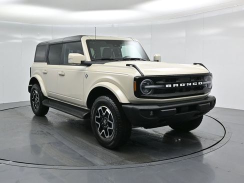 New 2025 Ford Bronco Outer Banks image 57
