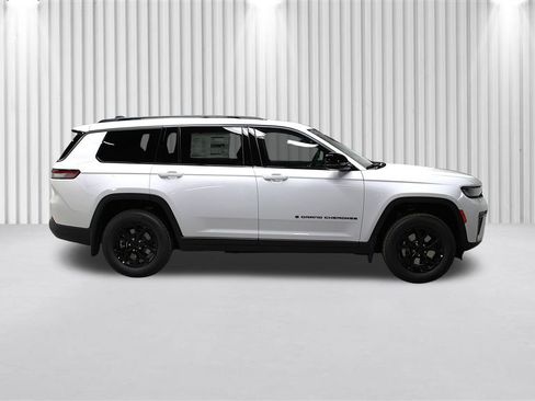 New 2026 Jeep Grand Cherokee L 4WD image 2