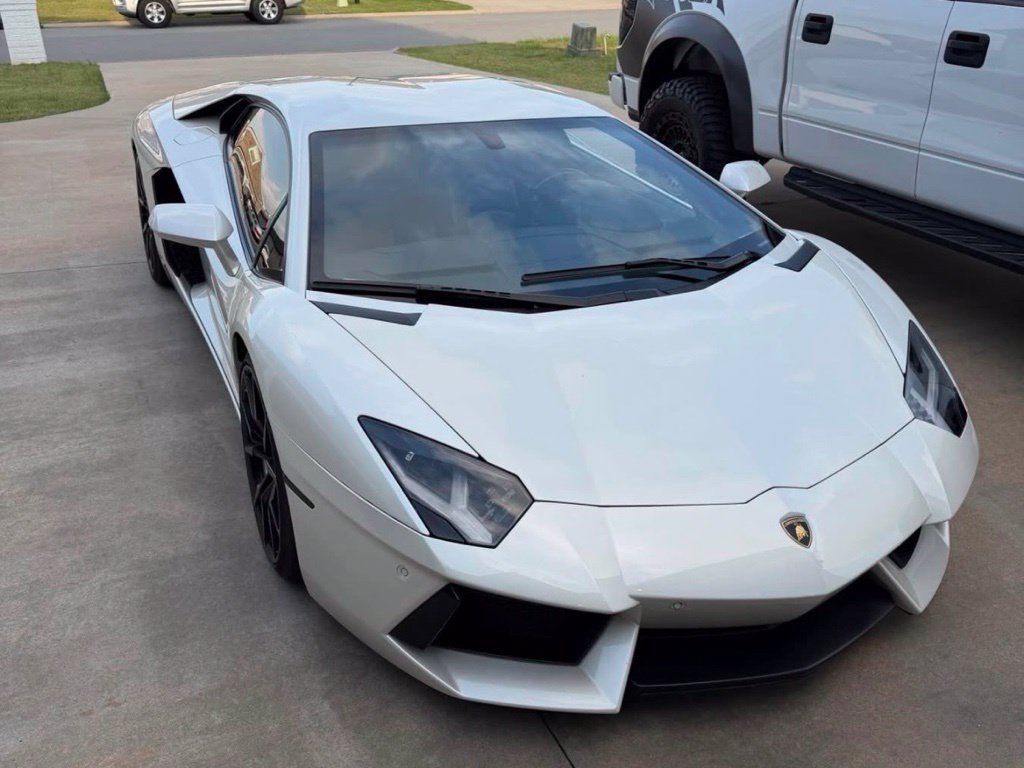 Used 2013 Lamborghini Aventador LP 700-4 AWD/4WD image 2