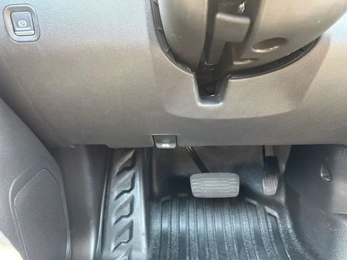 Used 2025 Chevrolet Silverado 1500 W/T w/ WT Value Package AWD/4WD image 87