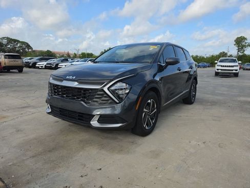 Used 2023 Kia Sportage LX FWD image 4