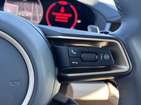 Used 2025 Porsche Panamera 4 image 31