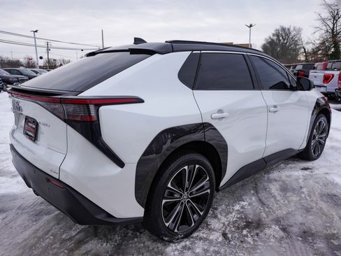 Used 2023 Toyota bZ4X Limited image 5