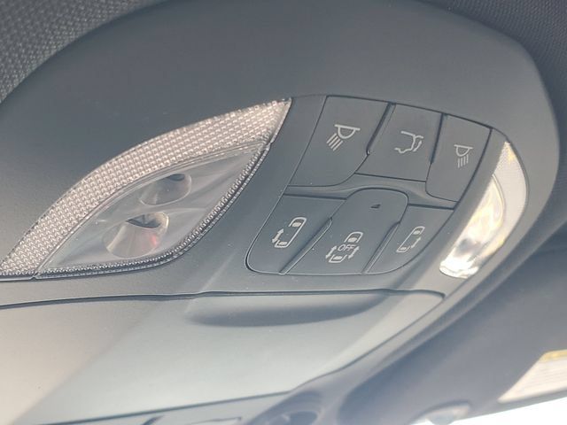 Used 2025 Chrysler Pacifica Select FWD image 30