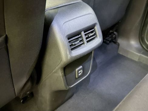 Used 2020 Chevrolet Equinox LT w/ Driver Convenience Package FWD image 26