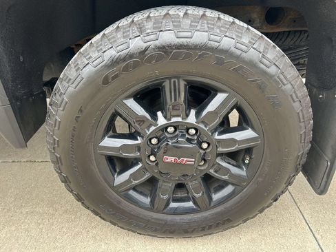Used 2024 GMC Sierra 2500 AT4 w/ Technology Package AWD/4WD image 36