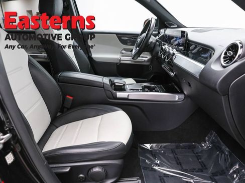 Used 2022 Mercedes-Benz GLB 250 4MATIC w/ AMG Line image 24