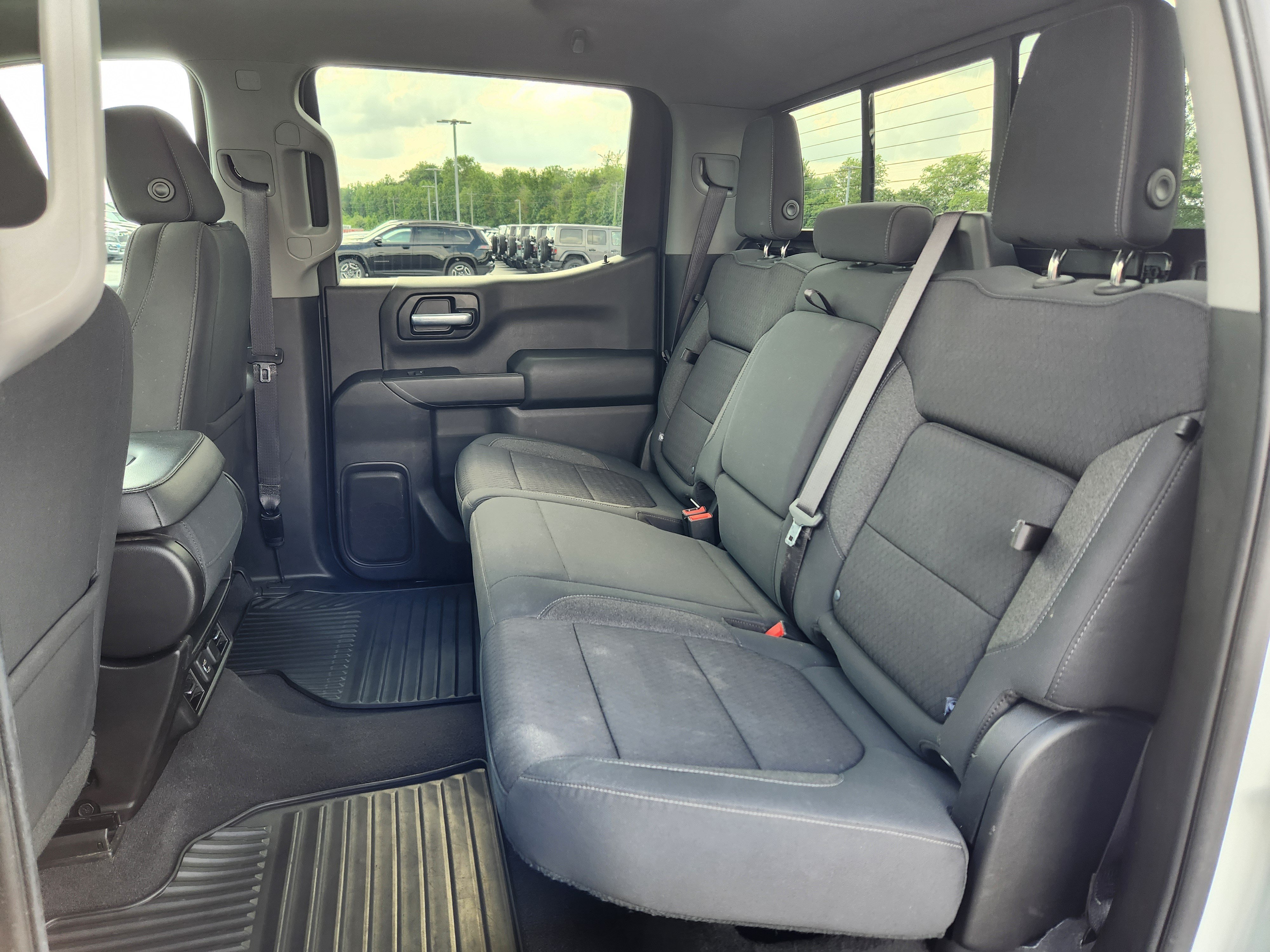 Used 2020 Chevrolet Silverado 1500 LT w/ All-Star Edition AWD/4WD image 11